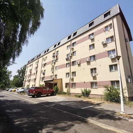 Holidays Inn Studio Bukurešť Exteriér fotografie