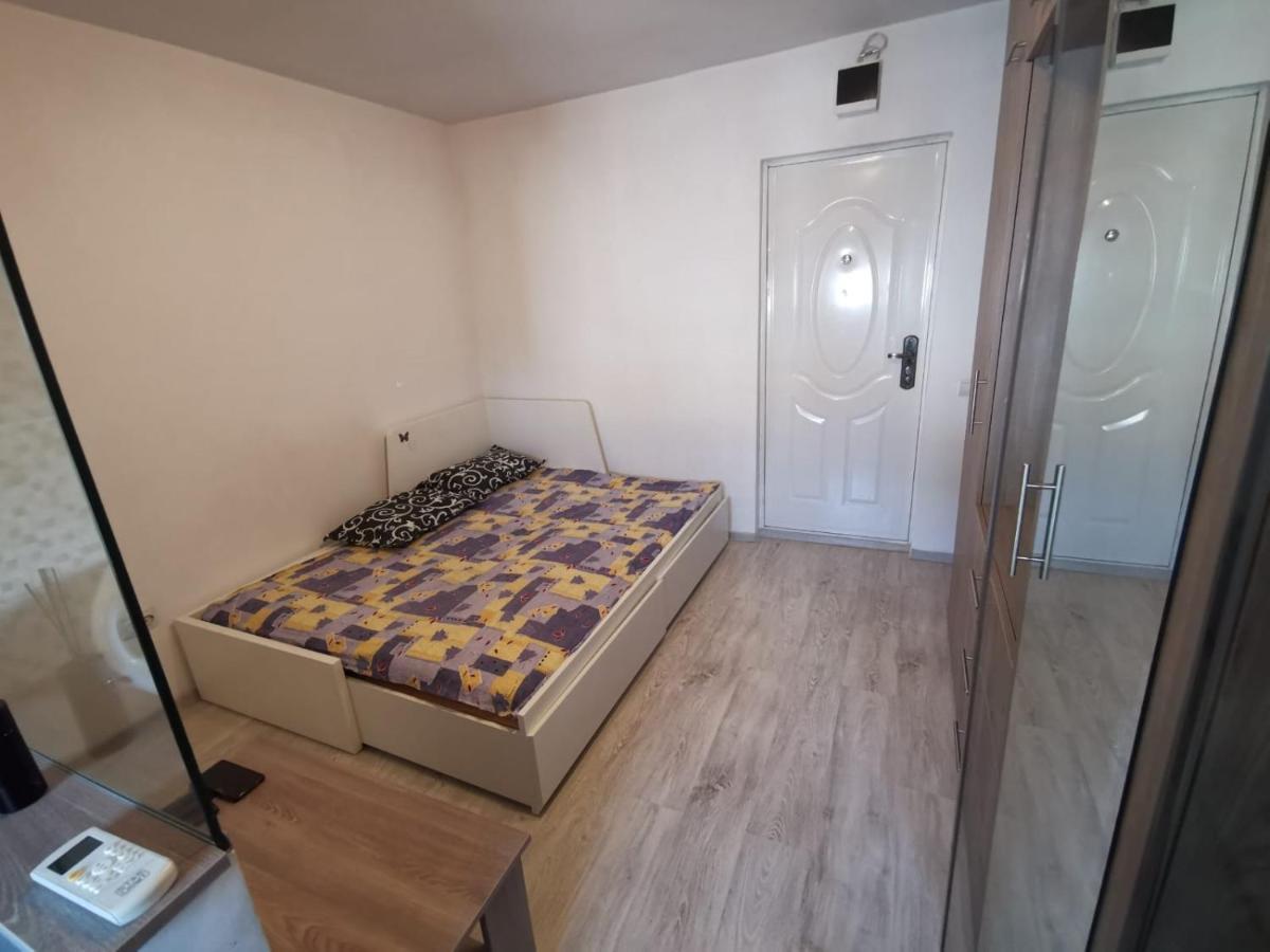 Holidays Inn Studio Bukurešť Exteriér fotografie