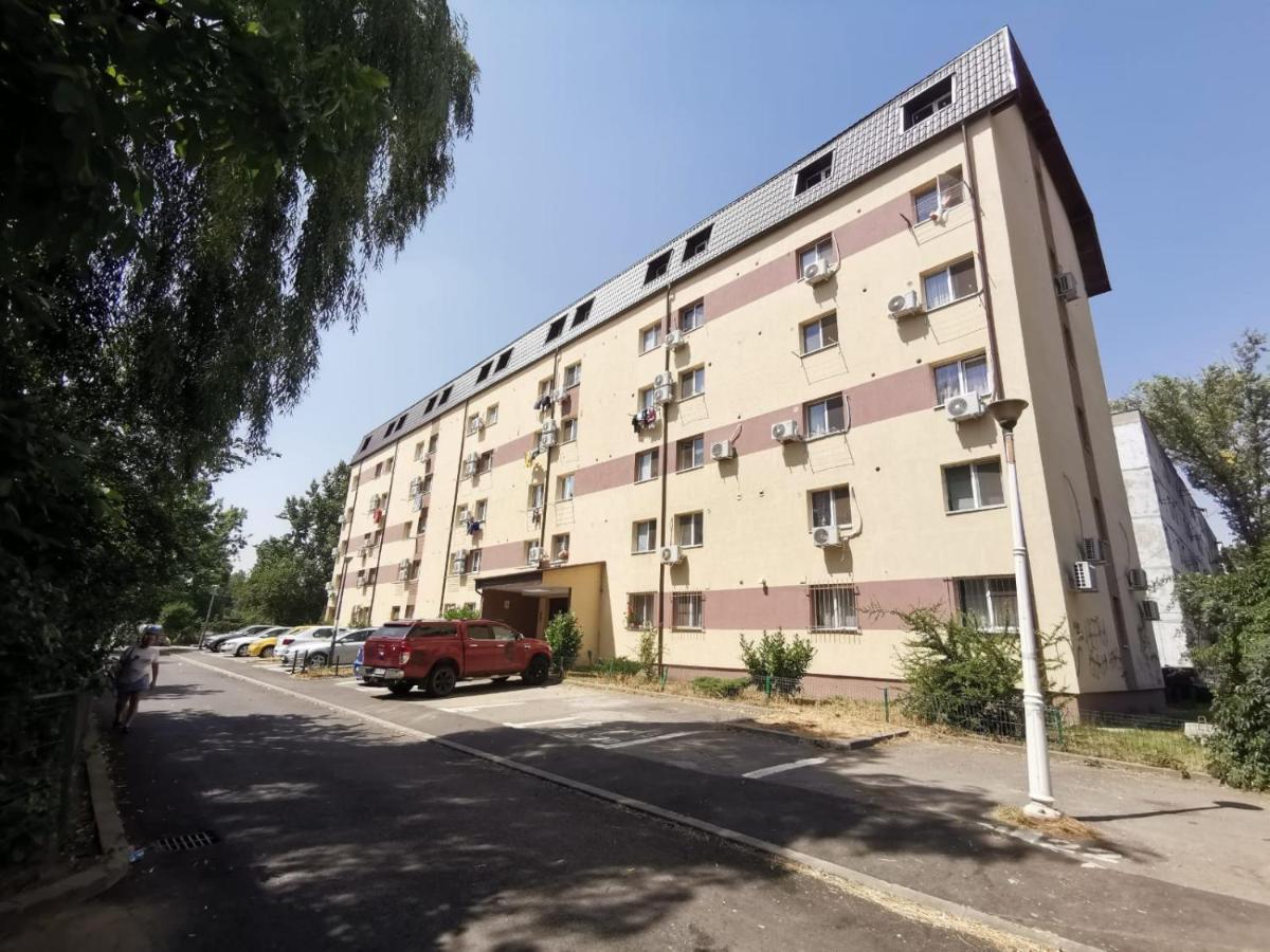 Holidays Inn Studio Bukurešť Exteriér fotografie